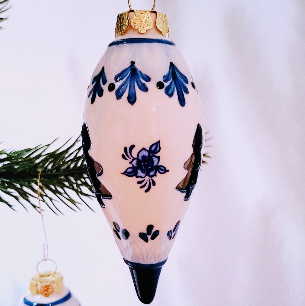 Set of 2 - Blue porcelain Christmas cone